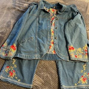 Denim & Co  Denim Floral Lined Embroidered Jacket & Crop pants set size 3x